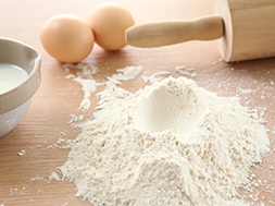 Application of chlorine dioxide as a flour whitening and gluten-strengthening agent