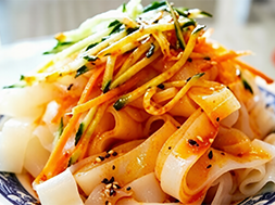 Liangpi suffers from sticky and sour hands. How can chlorine dioxide change its fate