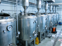 Disinfection of large storage tanks in food factories is prone to bead reflux, which affects quality. How to spray chlorine dioxide just right?